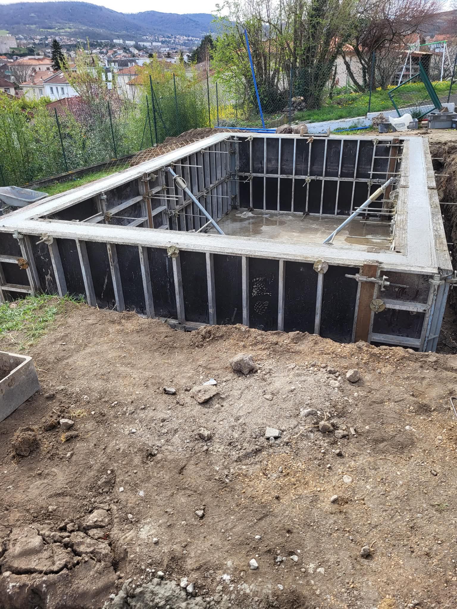 Réalisation terminée – Piscine en béton 6 × 3,5 m à Aubière (63) — photo 2