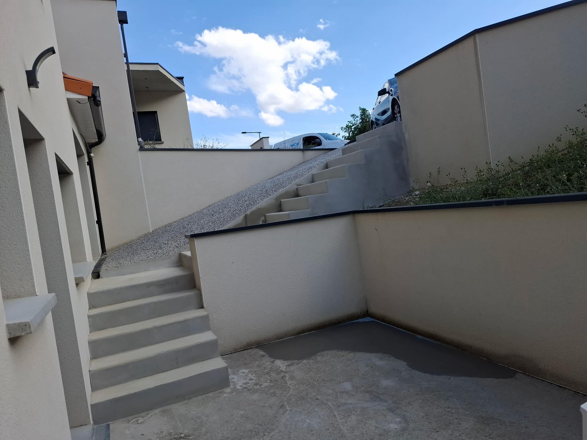 Réalisation terminée – Escalier extérieur en béton aux Martres-de-Veyre (63) — photo 1